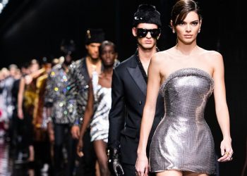 Versace Fall Winter 2020 | Fashion Show