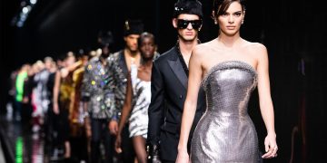 Versace Fall Winter 2020 | Fashion Show